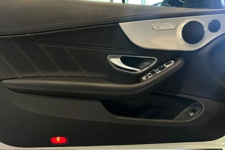 Mercedes-Benz C 63 AMG (Clasa C) din 2022 cu 51.946 km - oferta MER212362 - foto 4