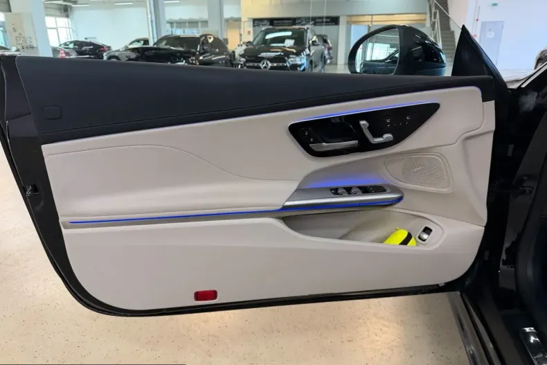 Mercedes-Benz CLE 200 (Clasa CLE) din 2024 cu 21.354 km - oferta MER212368 - foto 12
