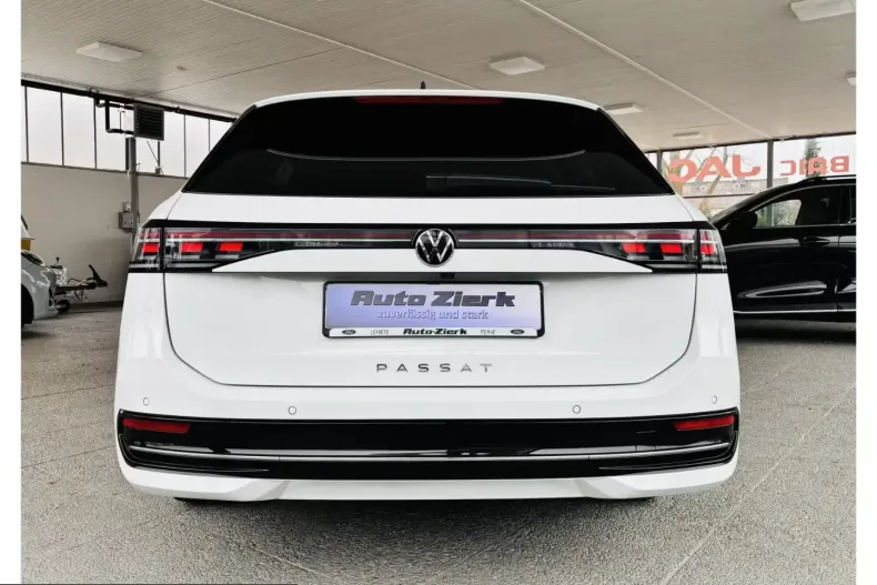 Volkswagen Passat din 2025 cu 29.985 km - oferta VOL212378 - foto 4