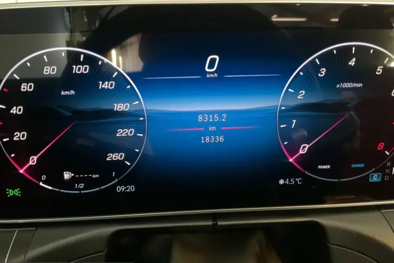 Mercedes-Benz CLE 300 (Clasa CLE) din 2024 cu 18.412 km - oferta MER212379 - foto 11