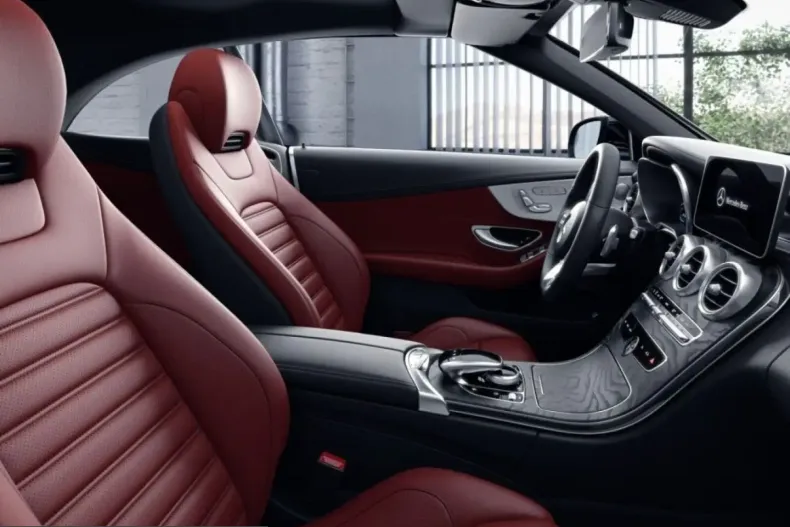 Mercedes-Benz C 300 (Clasa C) din 2024 cu 40.154 km - oferta MER212388 - foto 7
