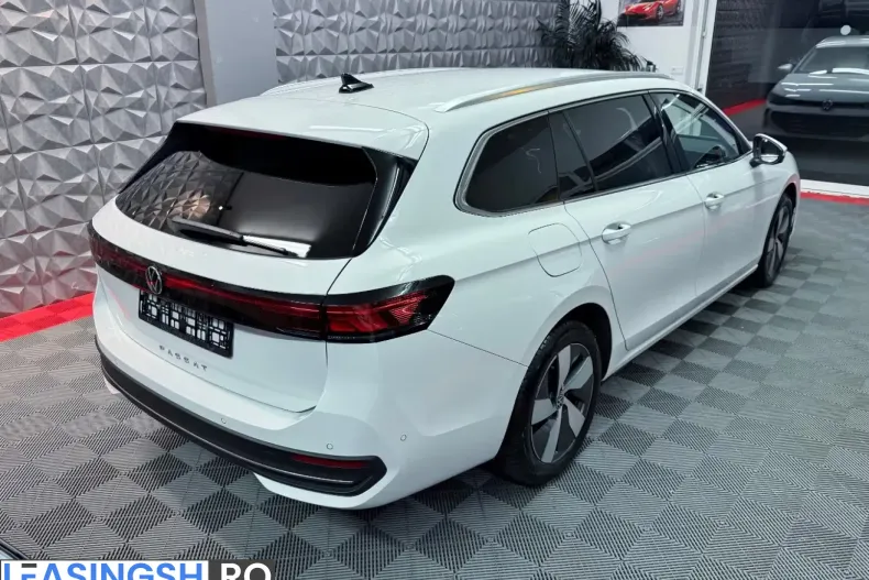 Volkswagen Passat Variant din 2024 cu 22.600 km - oferta VOL212392 - foto 6