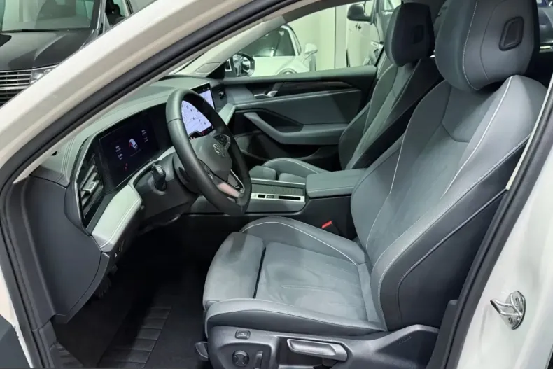 Volkswagen Passat Variant din 2024 cu 22.600 km - oferta VOL212392 - foto 9