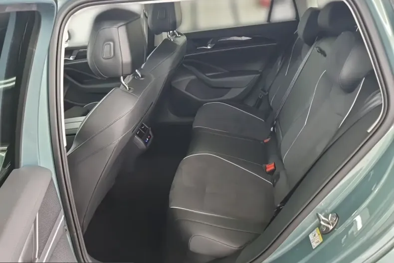 Volkswagen Passat din 2025 cu 16.915 km - oferta VOL212395 - foto 10