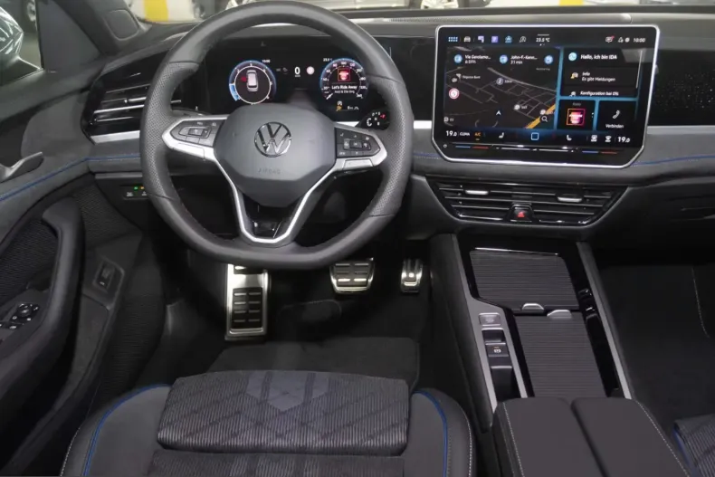 Volkswagen Passat din 2025 cu 14.100 km - oferta VOL212396 - foto 6