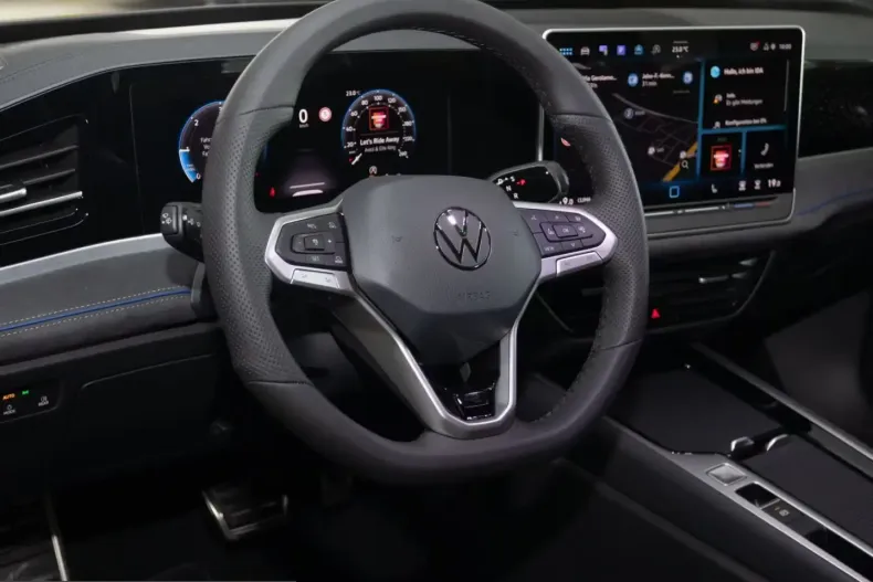 Volkswagen Passat din 2025 cu 14.100 km - oferta VOL212396 - foto 7