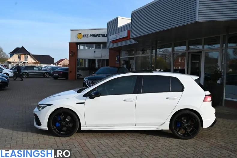 Volkswagen Golf din 2023 cu 47.896 km - oferta VOL212398 - foto 2