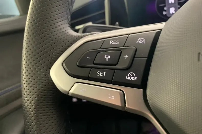 Volkswagen Passat din 2025 cu 47.100 km - oferta VOL212400 - foto 11