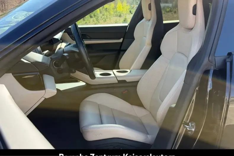Porsche Taycan din 2023 cu 43.900 km - oferta POR212407 - foto 5