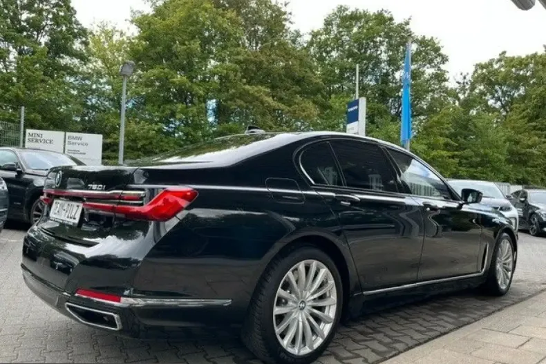 BMW 750 (Seria 7) din 2021 cu 66.200 km - oferta BMW212408 - foto 3