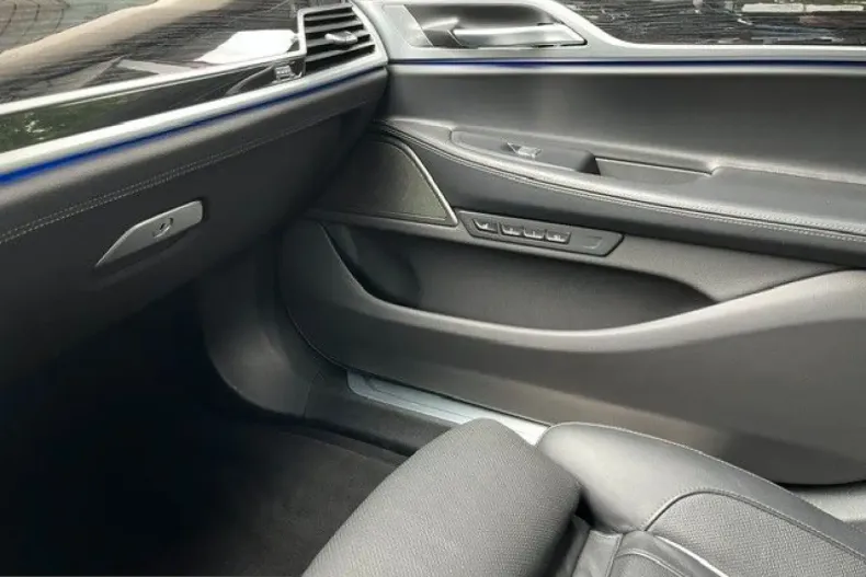 BMW 750 (Seria 7) din 2021 cu 66.200 km - oferta BMW212408 - foto 11