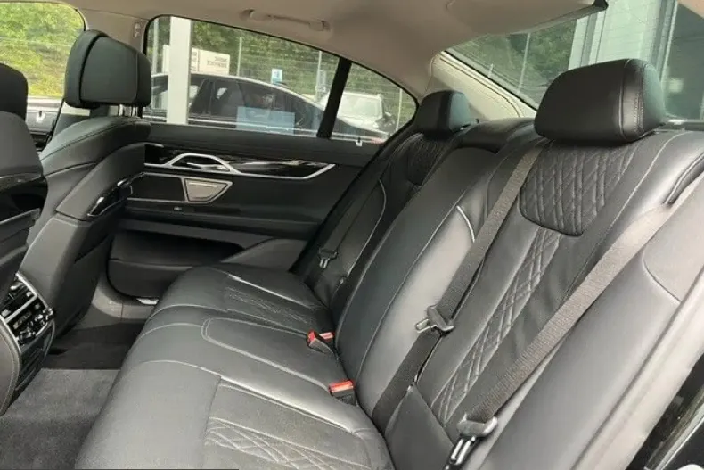BMW 750 (Seria 7) din 2021 cu 66.200 km - oferta BMW212408 - foto 14