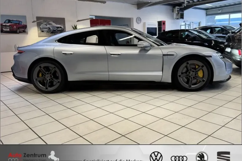 Porsche Taycan din 2024 cu 8.763 km - oferta POR212409 - foto 7