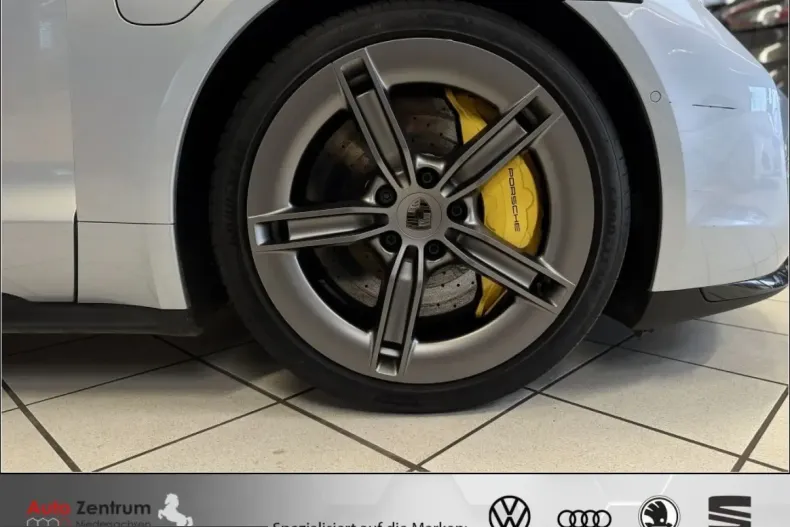 Porsche Taycan din 2024 cu 8.763 km - oferta POR212409 - foto 8