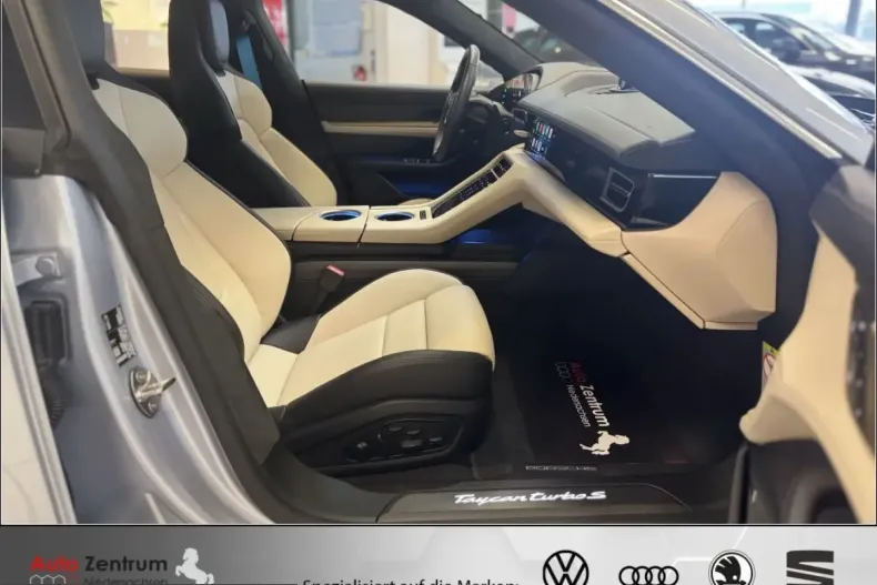 Porsche Taycan din 2024 cu 8.763 km - oferta POR212409 - foto 15