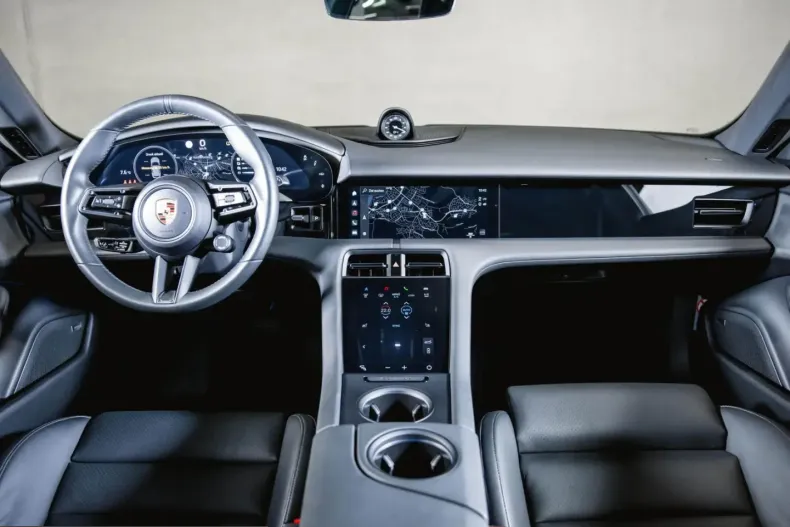 Porsche Taycan din 2024 cu 15.300 km - oferta POR212410 - foto 16