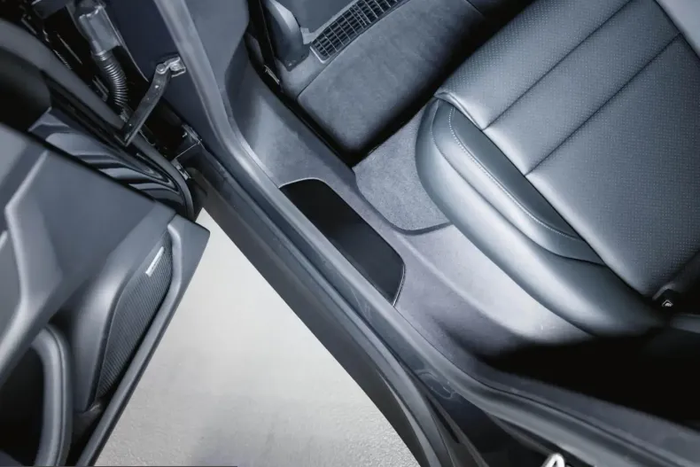 Porsche Taycan din 2024 cu 15.300 km - oferta POR212410 - foto 26