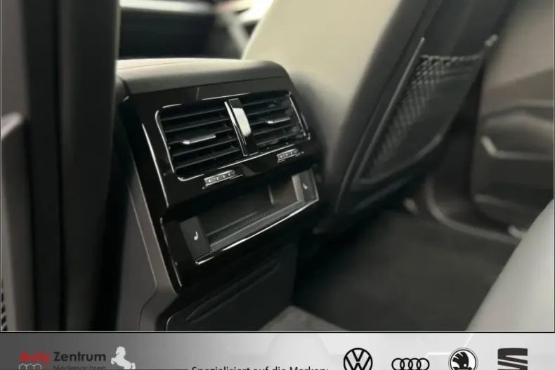 Volkswagen Touareg din 2024 cu 12.000 km - oferta VOL212415 - foto 29