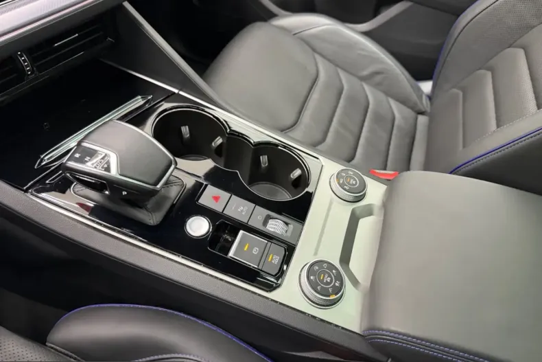 Volkswagen Touareg din 2023 cu 26.000 km - oferta VOL212418 - foto 35