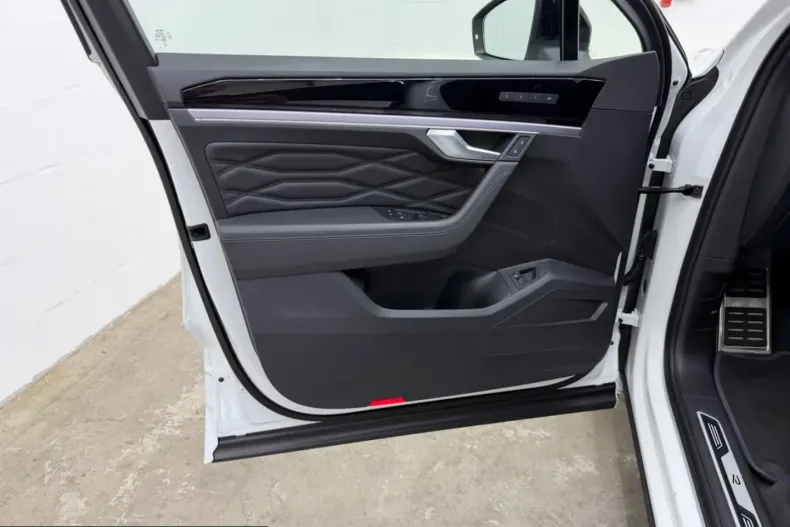 Volkswagen Touareg din 2023 cu 26.000 km - oferta VOL212418 - foto 41
