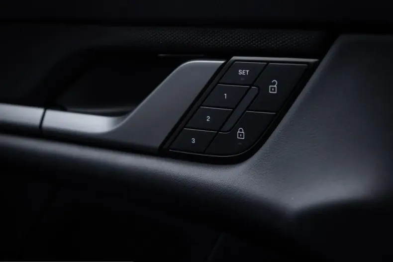 Porsche Taycan din 2024 cu 22.550 km - oferta POR212421 - foto 15