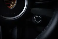 Porsche Taycan din 2024 cu 22.550 km - oferta POR212421 - foto 17