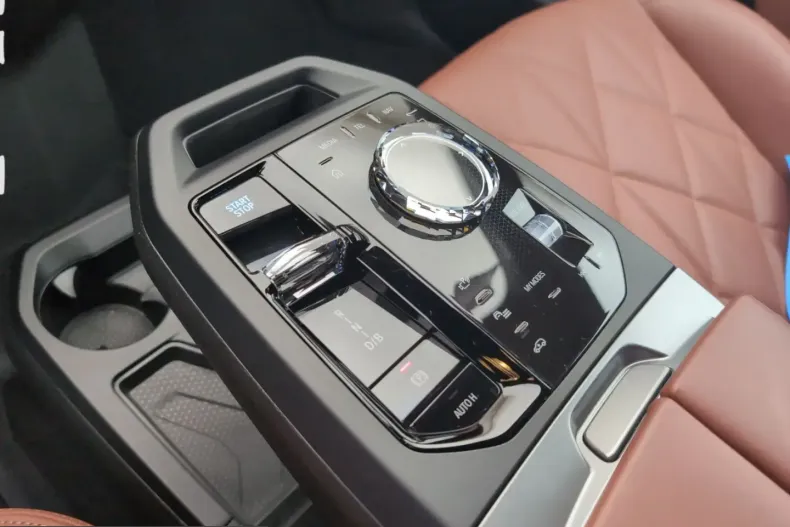 BMW iX din 2025 cu 15.407 km - oferta BMW212426 - foto 13