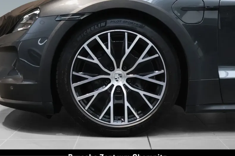 Porsche Taycan din 2024 cu 29.990 km - oferta POR212427 - foto 6