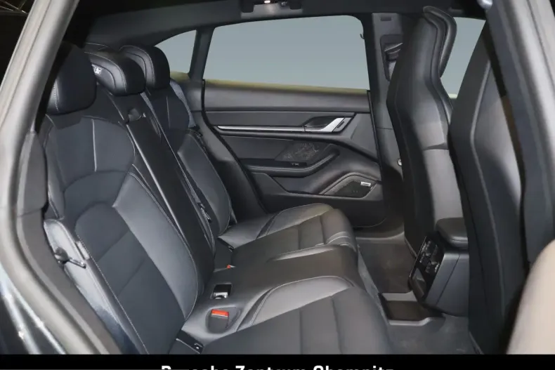 Porsche Taycan din 2024 cu 29.990 km - oferta POR212427 - foto 8