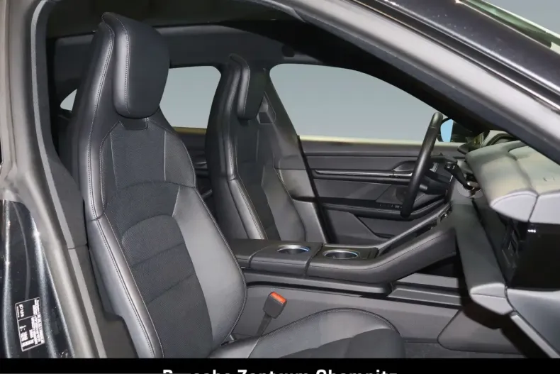 Porsche Taycan din 2024 cu 29.990 km - oferta POR212427 - foto 24