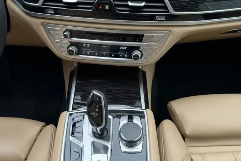 BMW 750 (Seria 7) din 2021 cu 94.750 km - oferta BMW212435 - foto 12