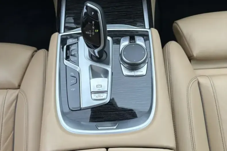 BMW 750 (Seria 7) din 2021 cu 94.750 km - oferta BMW212435 - foto 13