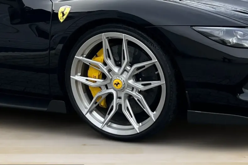 Ferrari 296 GTB din 2023 cu 4.000 km - oferta FER212438 - foto 3