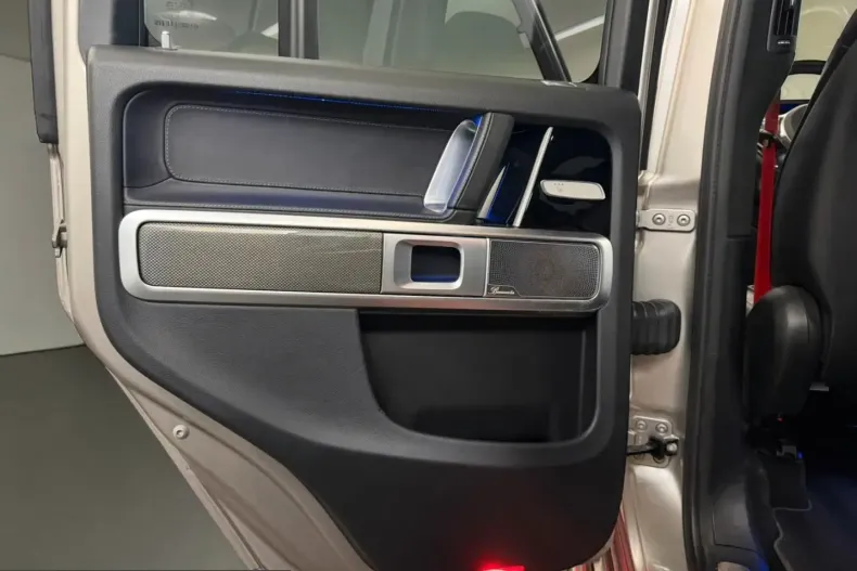 Mercedes-Benz G 350 (Clasa G) din 2023 cu 82.000 km - oferta MER212440 - foto 15