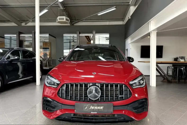 Mercedes-Benz GLA 45 AMG (Clasa GLA) din 2023 cu 24.500 km - oferta MER212443 - foto 3