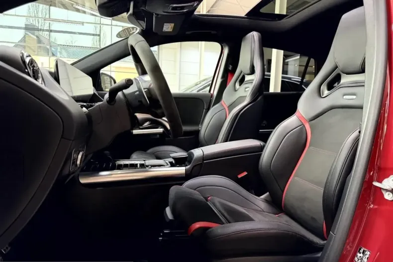 Mercedes-Benz GLA 45 AMG (Clasa GLA) din 2023 cu 24.500 km - oferta MER212443 - foto 10