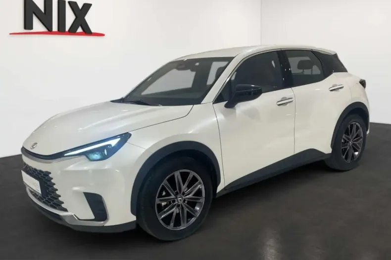 Lexus LBX din 2024 cu 5.000 km - oferta LEX212444 - foto 1
