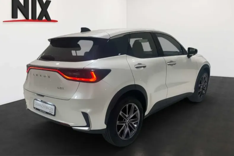 Lexus LBX din 2024 cu 5.000 km - oferta LEX212444 - foto 4