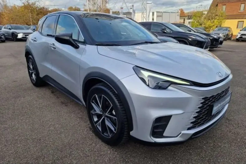 Lexus LBX din 2024 cu 14.135 km - oferta LEX212445 - foto 7