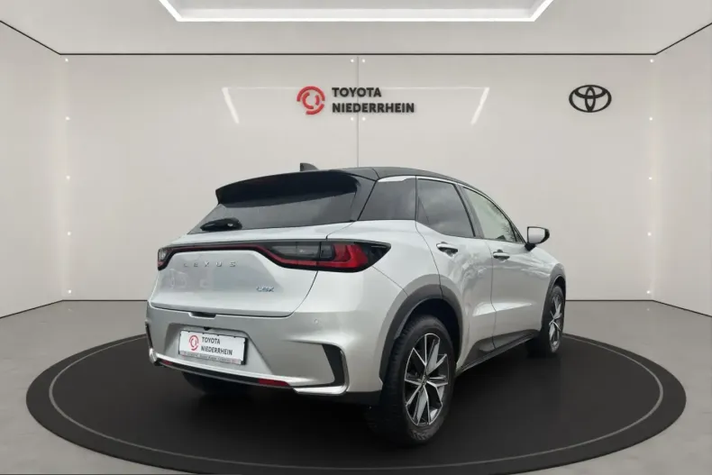 Lexus LBX din 2024 cu 13.100 km - oferta LEX212448 - foto 3