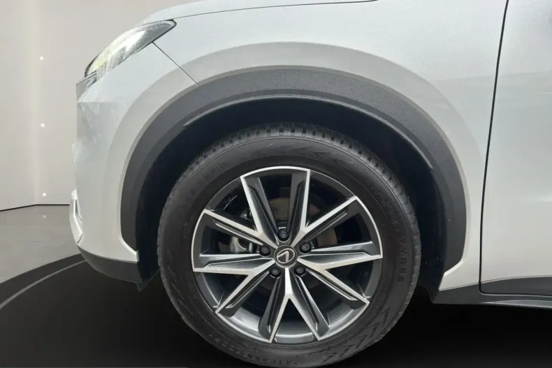 Lexus LBX din 2024 cu 13.100 km - oferta LEX212448 - foto 19