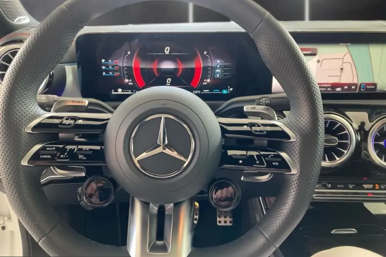 Mercedes-Benz CLA 35 AMG (Clasa CLA) din 2025 cu 4.938 km - oferta MER212452 - foto 7