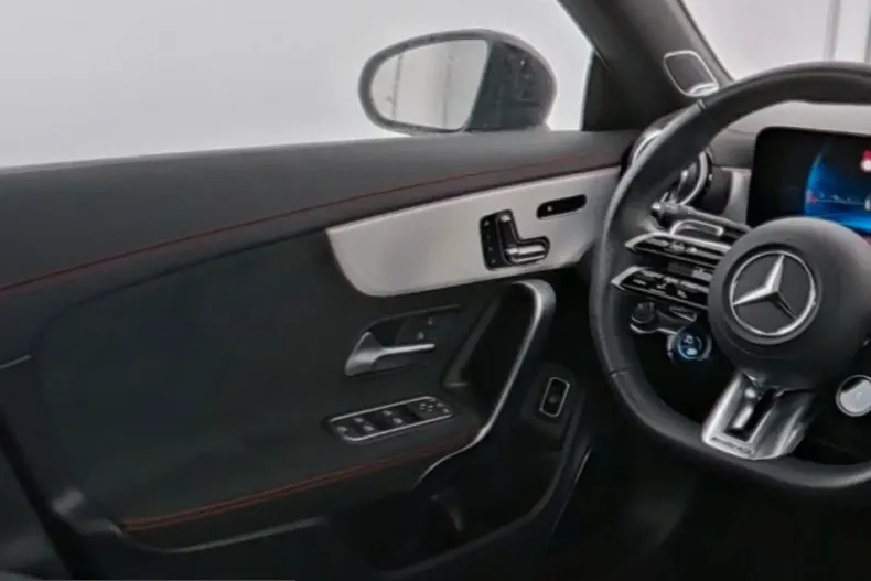 Mercedes-Benz CLA 45 AMG (Clasa CLA) din 2024 cu 29.492 km - oferta MER212458 - foto 5
