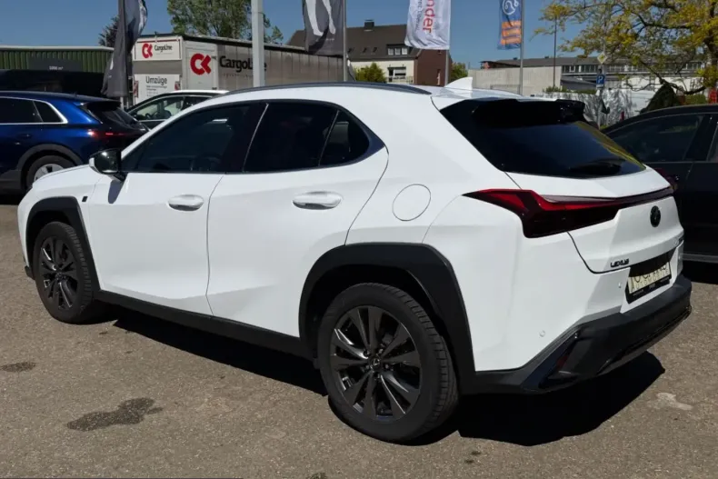 Lexus UX din 2024 cu 25.802 km - oferta LEX212465 - foto 4