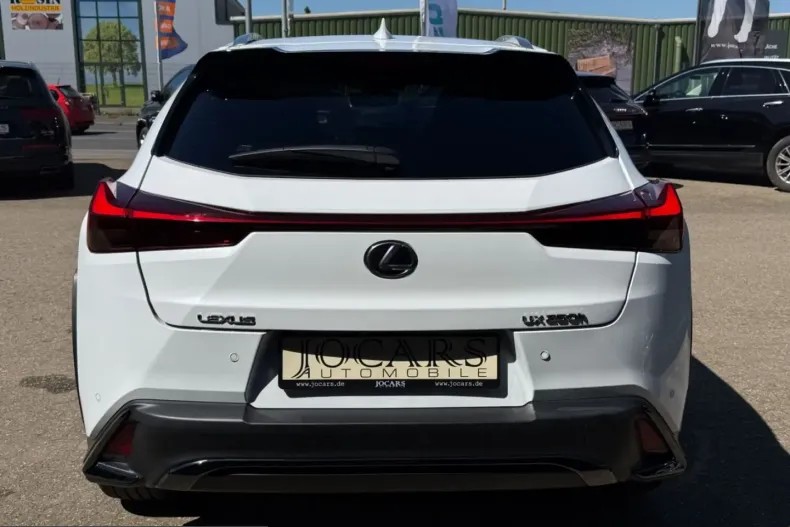 Lexus UX din 2024 cu 25.802 km - oferta LEX212465 - foto 5