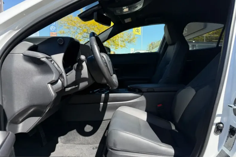 Lexus UX din 2024 cu 25.802 km - oferta LEX212465 - foto 9