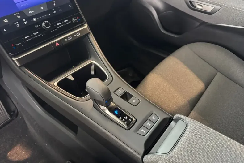 Lexus LBX din 2025 cu 7.102 km - oferta LEX212466 - foto 24