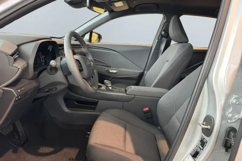 Lexus LBX din 2025 cu 13.398 km - oferta LEX212468 - foto 7