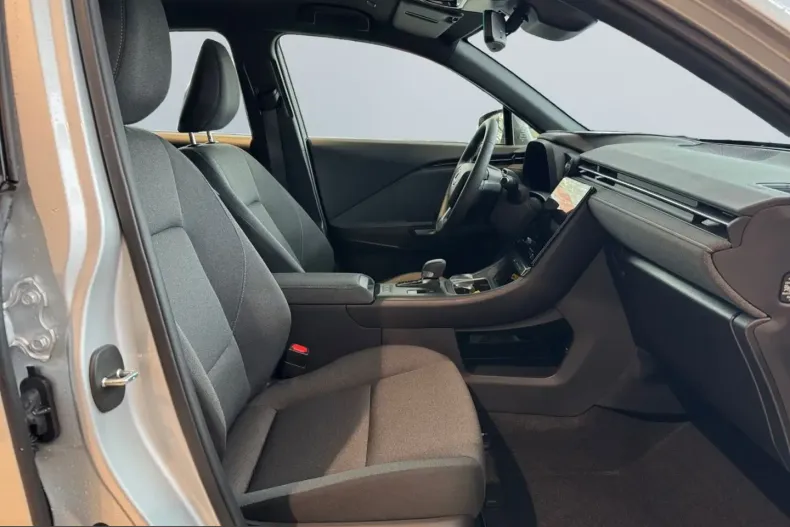 Lexus LBX din 2025 cu 13.398 km - oferta LEX212468 - foto 18