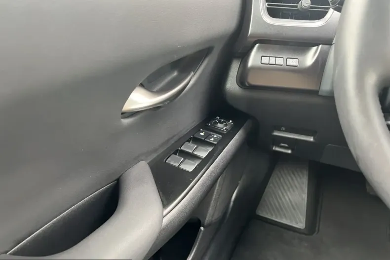 Lexus UX din 2024 cu 16.374 km - oferta LEX212471 - foto 12